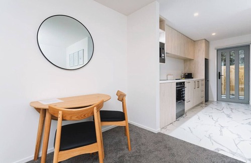 Addington House | 1 Bed Central City Fringe Deluxe w/Carpark