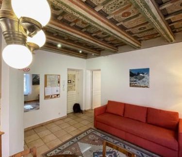 Mala Strana Apartment | 1 Bed Flat - Sleeps 4 - Balcony - Wifi