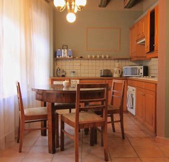 Mala Strana Apartment | 1 Bed Flat - Sleeps 4 - Balcony - Wifi