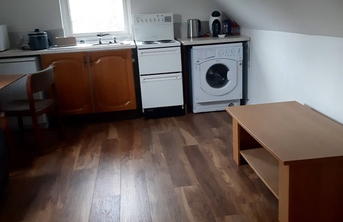 Inverness Apartment | 1 Bed Flat - Sleeps 4 - Garden - Parking - Wifi