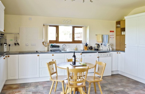 Cheshire West and Chester Cottage | 1 bedroom accommodation in Weetwood, near Kelsall