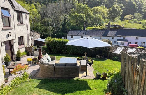 Lynton House | 1-Bed House - Garden, Pet Allowed, Parking