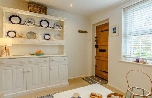 Meads House | 1 Bed in Eastbourne EHC45