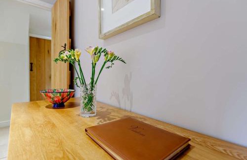 Alton Barnes House | 1 Bed in Marlborough 65123