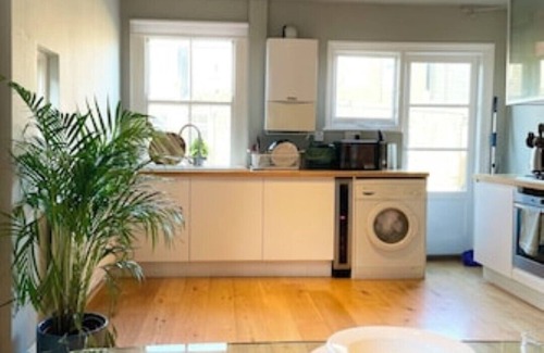 Chiswick Apartment | 1 bed Tranquil oasis in Chiswick Homefields