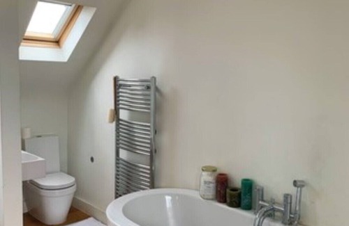 Chiswick Apartment | 1 bed Tranquil oasis in Chiswick Homefields