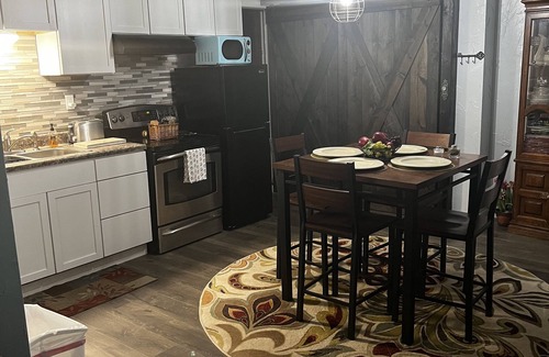 Eastland Apartment | 1 bedroom, 1 bath apartment in delightful Eastland.nCozy, quiet, and nice view.