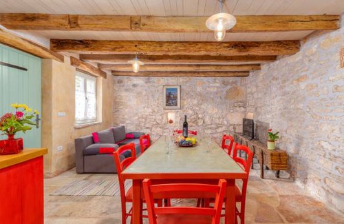 Karlovici Apartment | 1 bedroom accommodation in Zminj