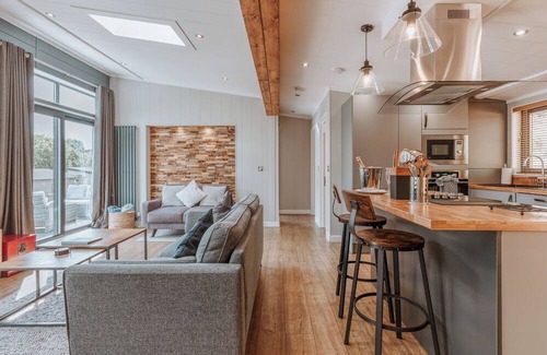 Bridgnorth Ski Chalet | 1 bedroom accommodation in Bridgnorth