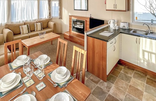 Ningwood House | 1 bedroom accommodation in Newbridge, Nr Yarmouth
