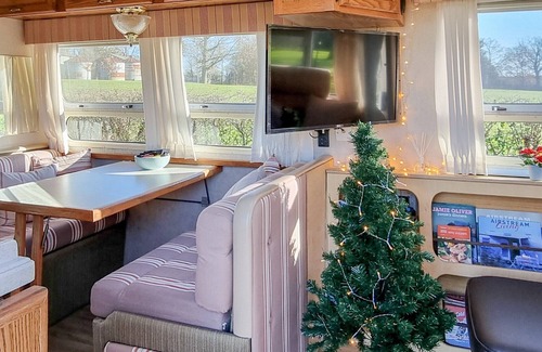 Southwater Cabin | 1 bedroom accommodation in Horsham