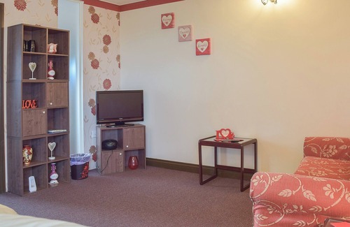 Llanybri Cottage | 1 bedroom accommodation in Cwmbach, near Whitland