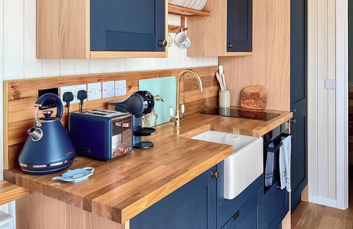 Hannington Cottage | 1 bedroom accommodation in Reading