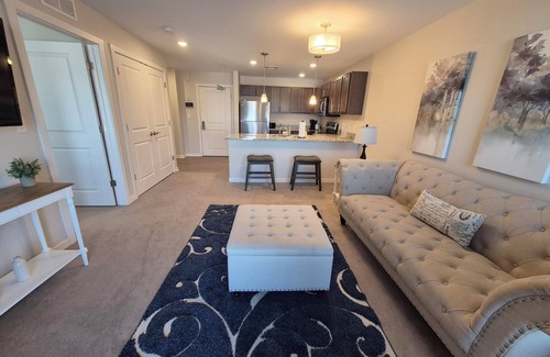 Fenton Apartment | 1-Bedroom apartment in Fenton, MI with Wi-Fi, Fitness Center, & in-unit Laundry!