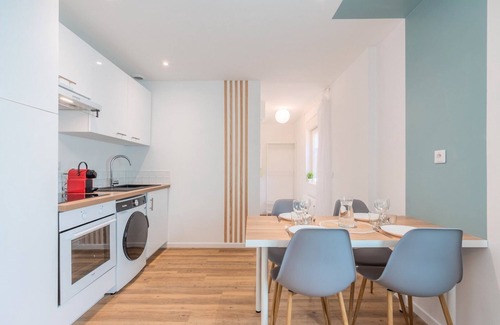 Roubaix Apartment | 1 bedroom apartment near tram, CHR + parking