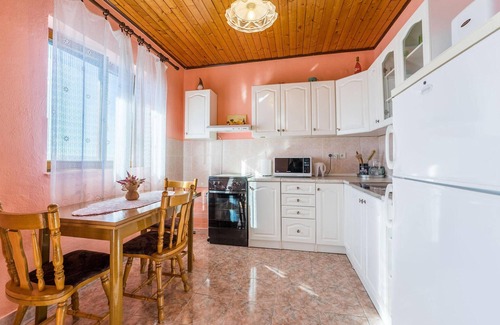 Dinjiska Apartment | 1 bedroom awesome apartment in Dinjiska