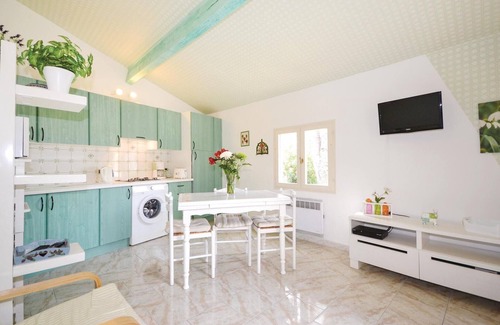 Visan House | 1 bedroom awesome home in Visan