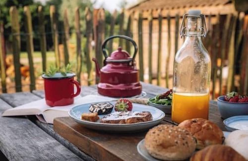 Oosterwolde Cabin | 1 bedroom cabin in oosterwolde