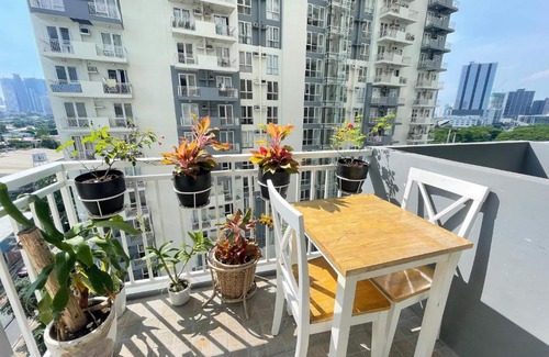 Ugong Apartment | 1 bedroom fully furnished condo unit