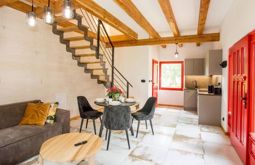 Debina House | 1 bedroom gorgeous home in Rowy