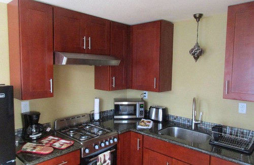 Lakewood Apartment | 1-bedroom Lakefront vacation Unit just 13 minutes from Tacoma Dome