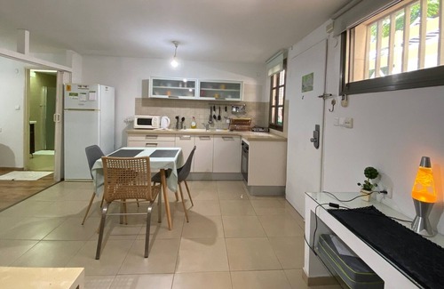 Ra'ananna Apartment | 1 bedroom with a garden - REF01
