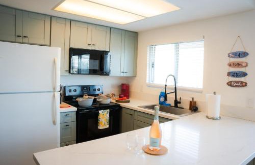 South Oceanside Apartment | 1 Block from Beach - Steps from Restaurants & Shops