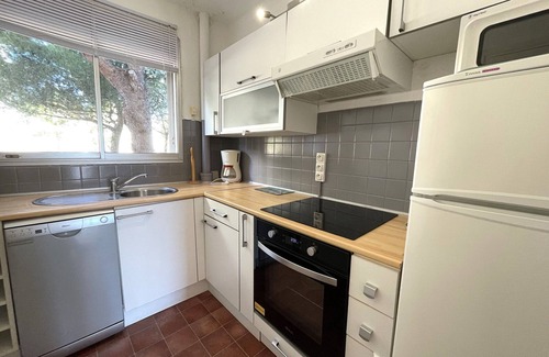 Banyuls-sur-Mer Apartment | 1-BR with WIFI, parking, loggia and sea view in Banyuls-sur-Mer