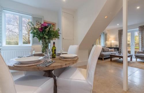 Plumpton Green House | 1 Church Cottages & Garden Room