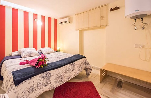 Pueblo Nuevo Apartment | 1.FLEXI CHECK IN/NIGHT. FREE PARKING AND WIFI