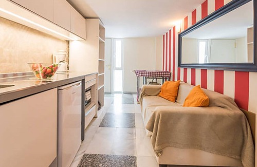 Pueblo Nuevo Apartment | 1.FLEXI CHECK IN/NIGHT. FREE PARKING AND WIFI