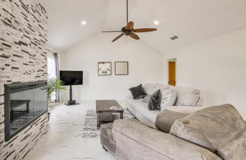 Jacksonville House | 1 Mi to Lake Jacksonville Pet-Friendly Home