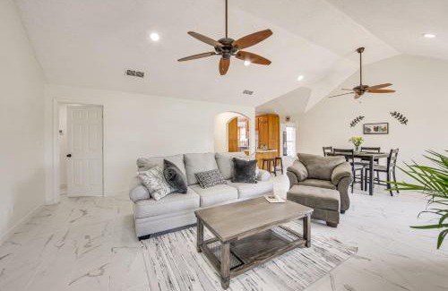 Jacksonville House | 1 Mi to Lake Jacksonville Pet-Friendly Home