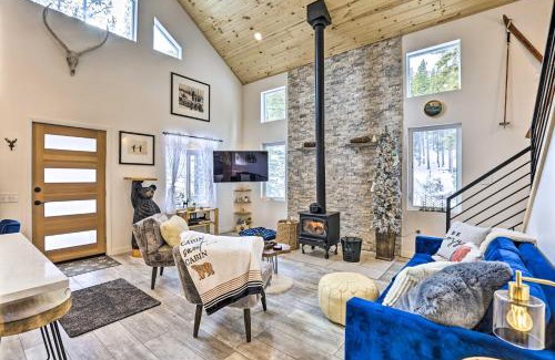 Saint Mary's House | 1 Mi to St Marys Glacier Trail Modern Mtn Cabin!