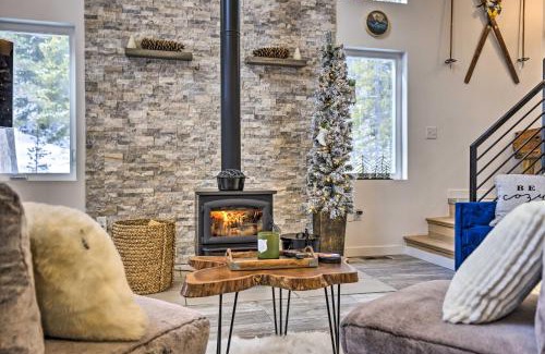 Saint Mary's House | 1 Mi to St Marys Glacier Trail Modern Mtn Cabin!