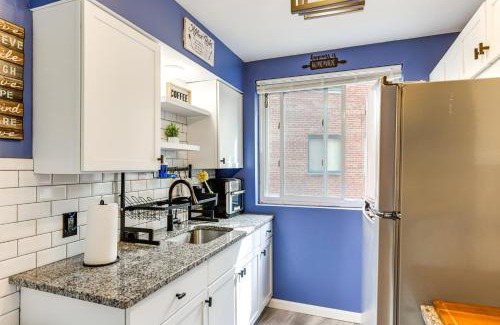 Cincinnati Apartment | 1 Mi to University of Cincinnati Avondale Gem!