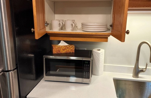 Brockton Village House | 1 min to Subway Toronto Downtown - Charming Cozy welcoming 1 bedroom Apatrment