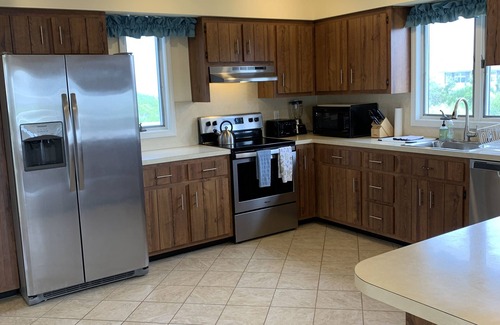 Loveladies House | 1 Off the Beach – Lovely Reverse Living Home, Great Ocean Views!