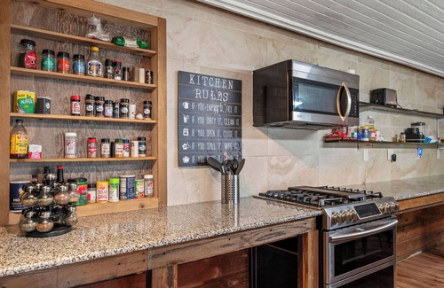 Hico Cabin | 1 Tiny Town Hico Spacious Cabin Animals Fire Pit