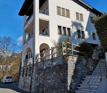 Vira Apartment | 1 Zimmer Apartment mit Seesicht und Pool