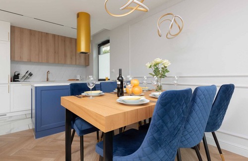 Srodmiescie Apartment | 10 Lutego 18A | Family Apartment | Parking