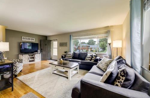 Finneytown House | 10 Mi to Dtwn Cincinnati Home with Patio and Yard!