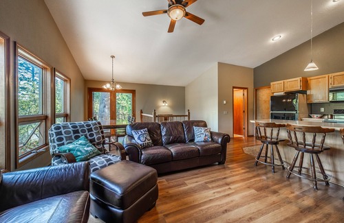 Whitefish House | 10 mins to whitefish mountain and 5 mins to city beach. Family cabin