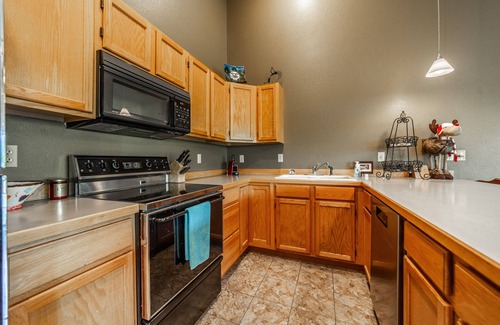 Whitefish House | 10 mins to whitefish mountain and 5 mins to city beach. Family cabin