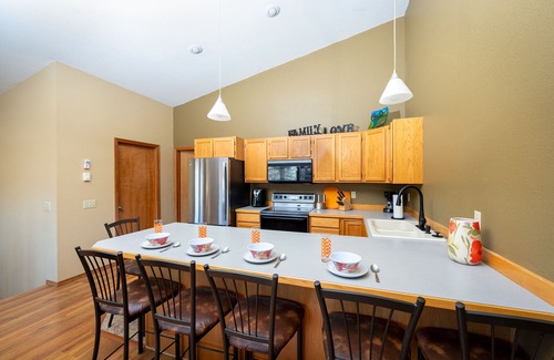 Whitefish House | 10 mins to whitefish mountain and 5 mins to city beach. Family cabin