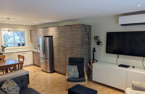 Timberlea House | 10 month term renter is preferable. Bright, quiet, and private home and yard