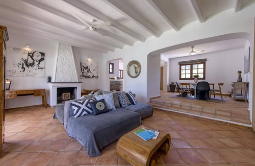 Santa Gertrudis House | 10 persons holiday home with meditation garden, children's playground and 11,50m pool