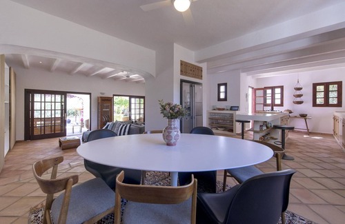 Santa Gertrudis House | 10 persons holiday home with meditation garden, children's playground and 11,50m pool