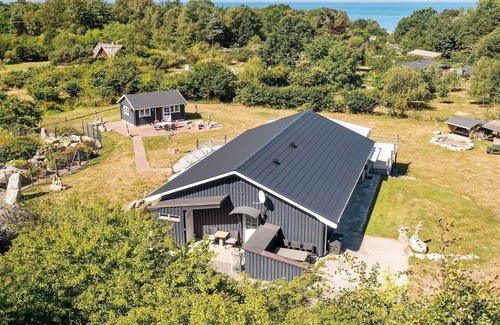 Hoeve Strand House | 10 person holiday home in Fårevejle-By Traum