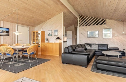 Grønhøj House | 10 person holiday home in Løkken-By Traum
